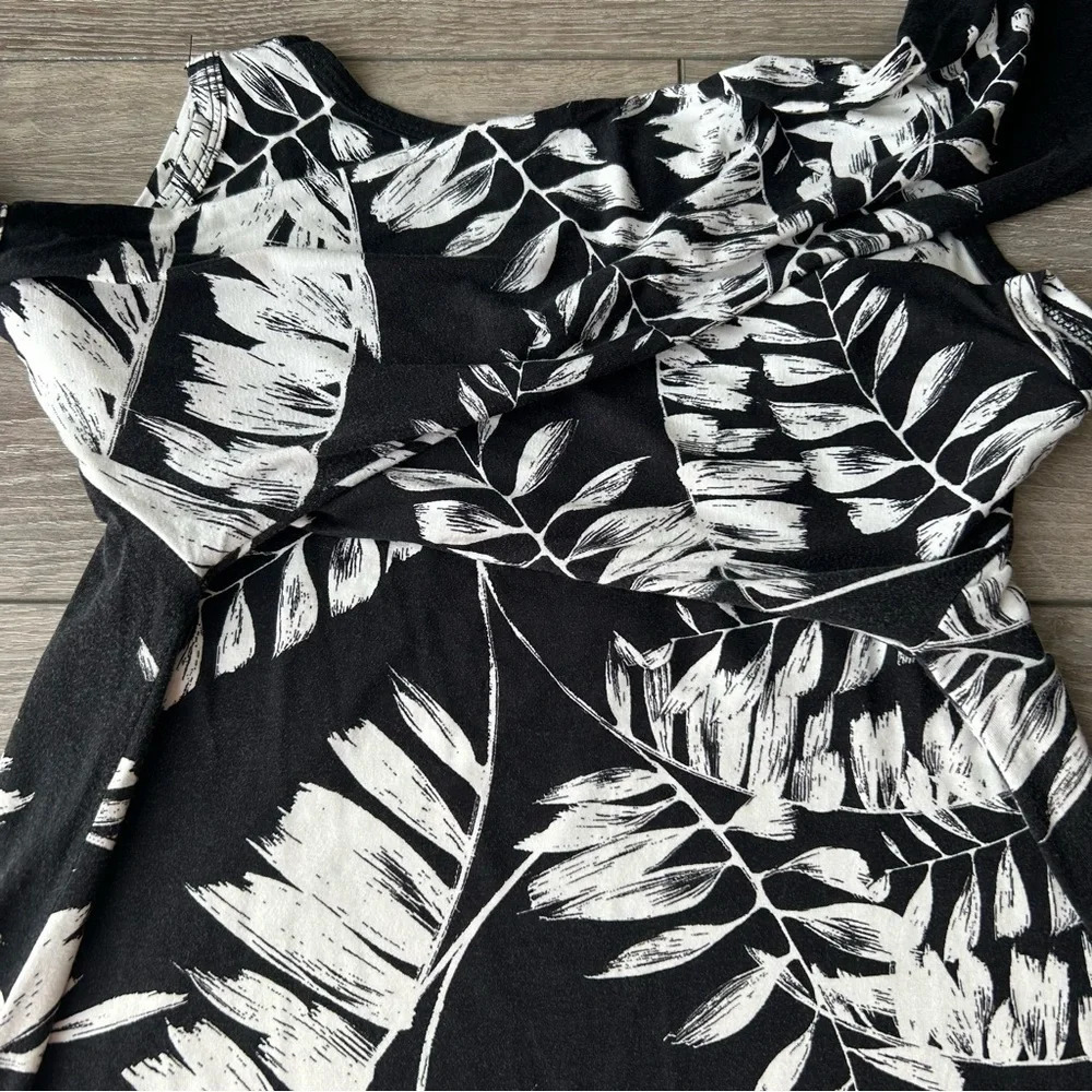 Karen Kane Leaves  Pattern Cold Shoulder Bell Sleeve Top - Picture 13 of 15